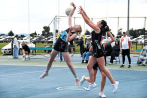 Magpies right in the hunt
