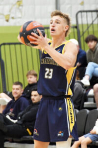 Warriors demolish Sale