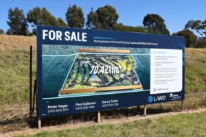 Golf course plan probed in closed meetings