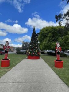 Holiday cheer brought back to Berwick’s High Street